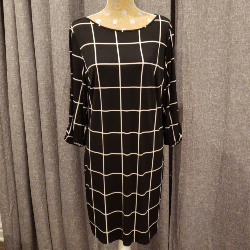 Black and white pattern dress